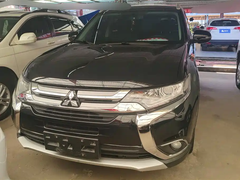Mitsubishi Outlander 2017 2.0L 2WD Glory 5-seater фото 2