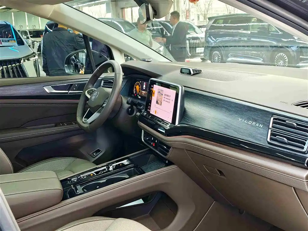 Volkswagen Viloran 2023 380TSI Prestige Edition фото 14