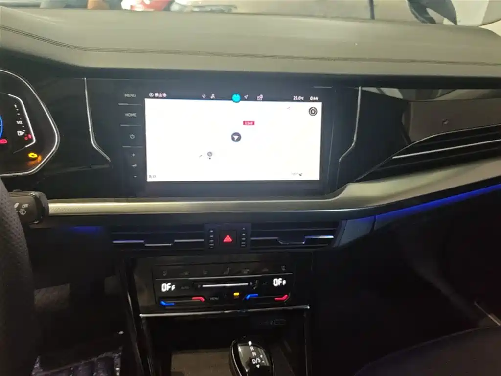 Volkswagen Passat 2025 Outstanding 380TSI Dragon Glory Edition фото 13