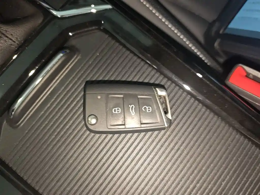 Volkswagen Passat 2025 Outstanding 380TSI Dragon Glory Edition фото 9