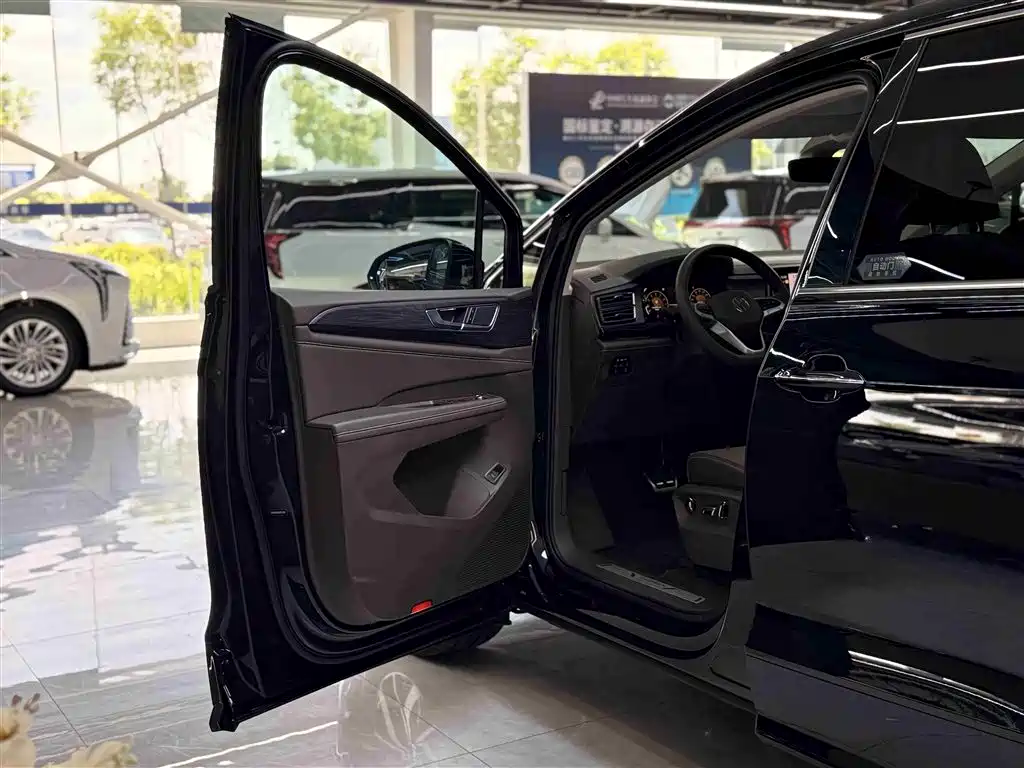Volkswagen Viloran 2024 380TSI Prestige Edition фото 6
