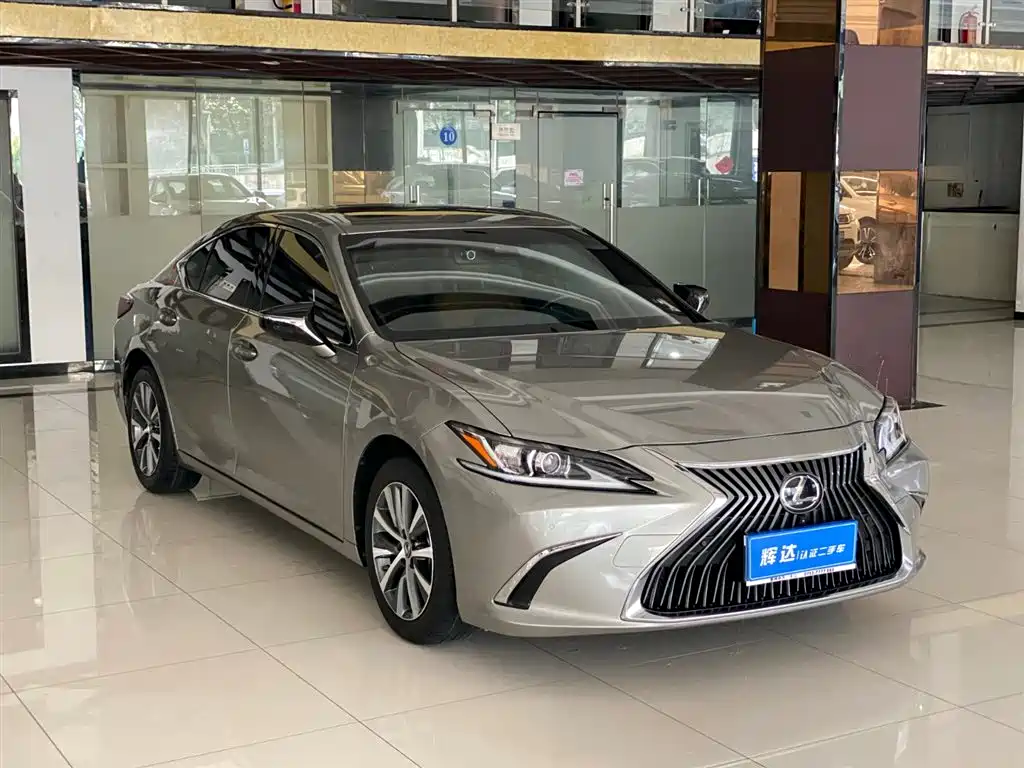 Lexus ES 2020 200 Excellence фото 3