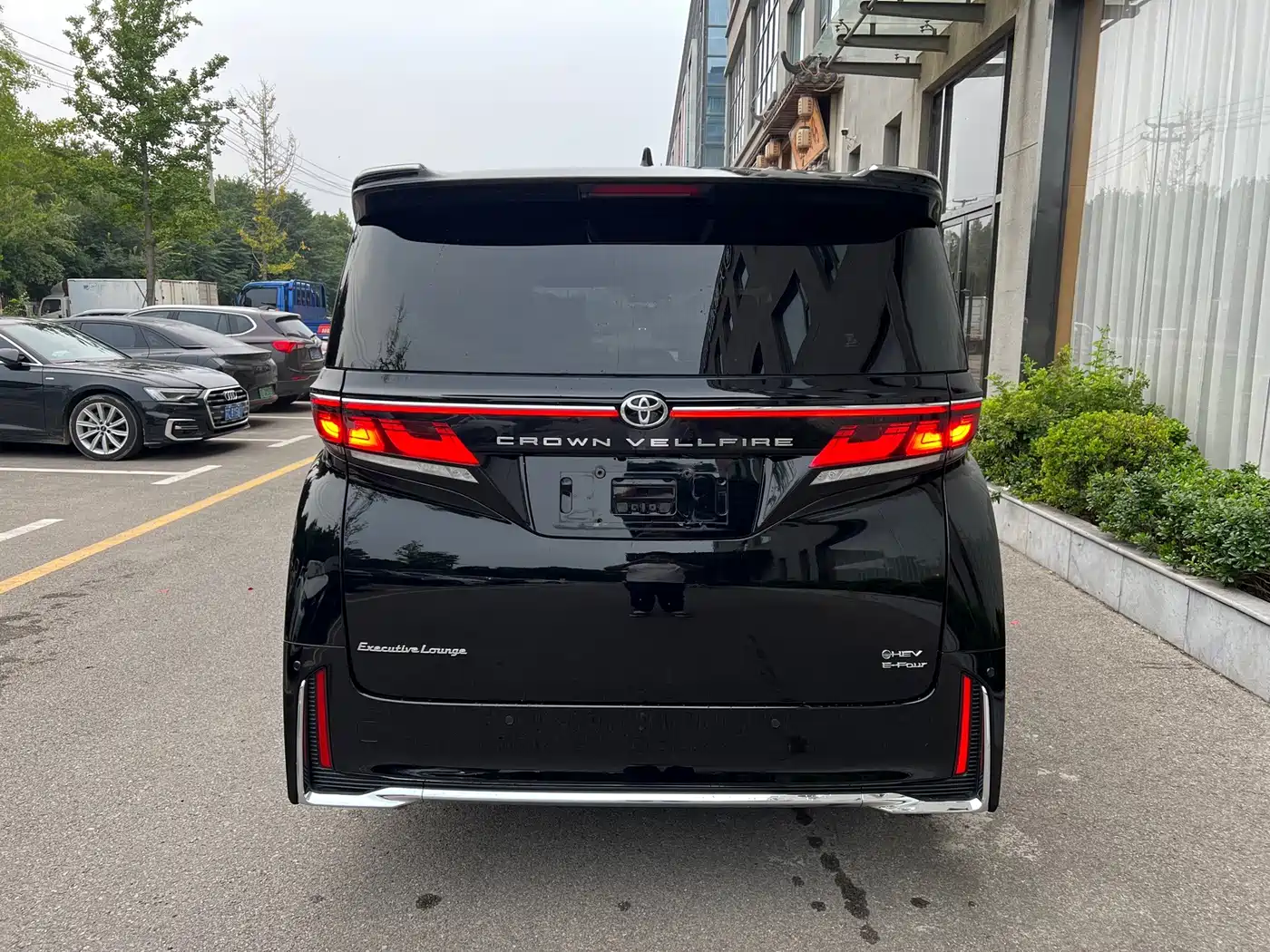Toyota Vellfire 2023 2024 Crown Hybrid 2.5L Premium Edition