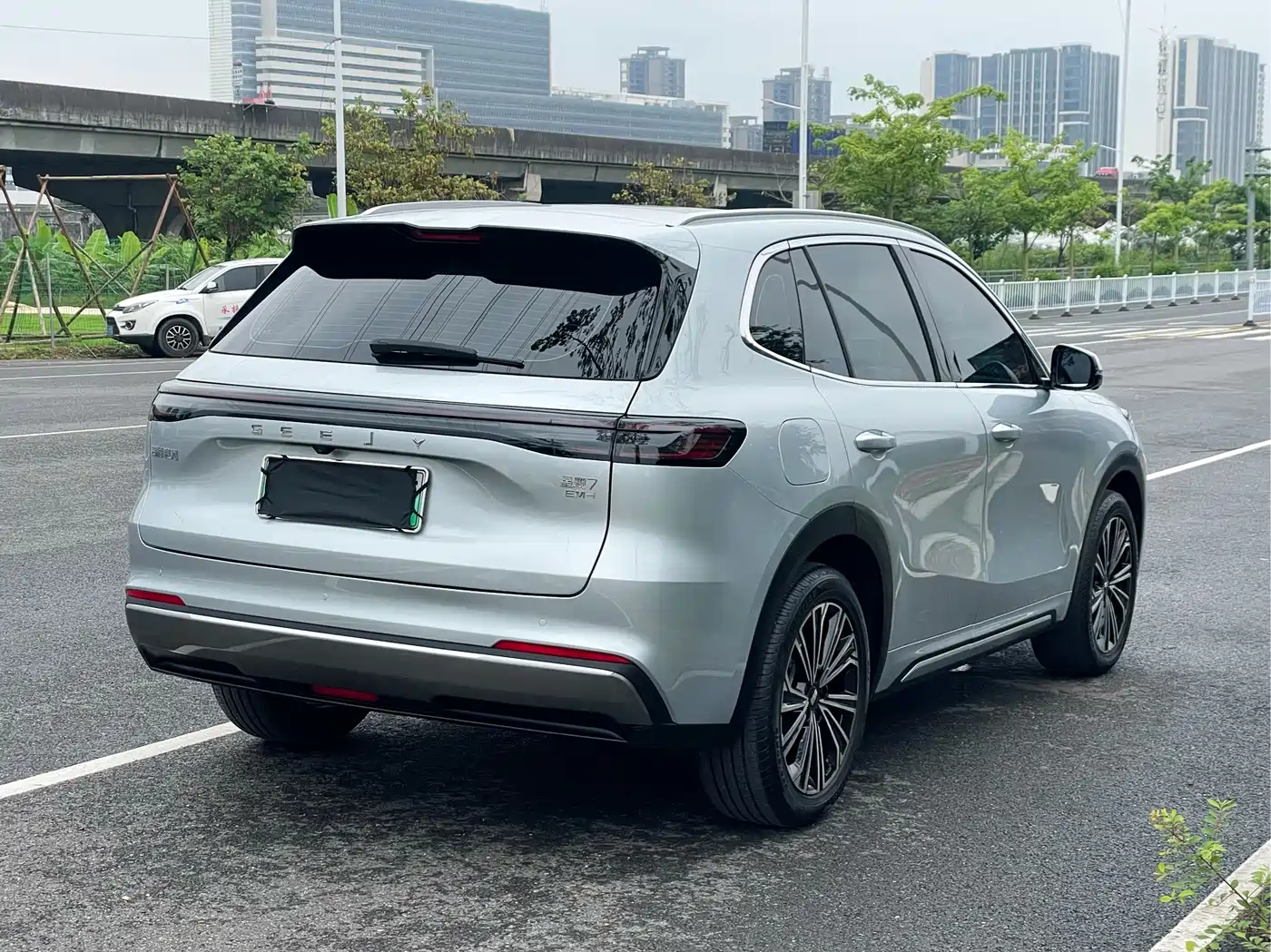 Geely Galaxy Galaxy Starship 7 EM-i 2025 120km Navigation Edition фото 9