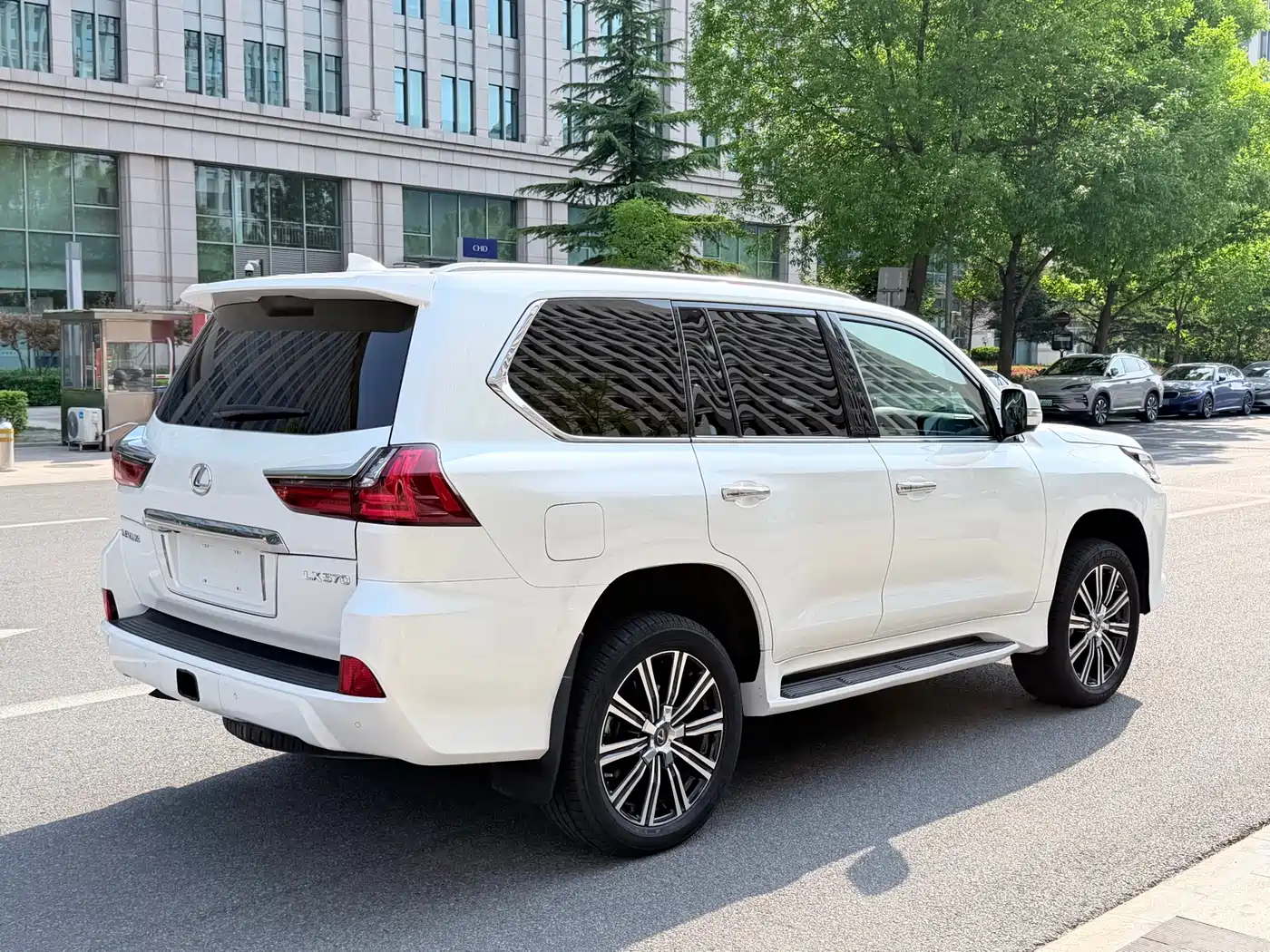 Lexus LX 2019 570 Prestige Luxury Edition фото 25