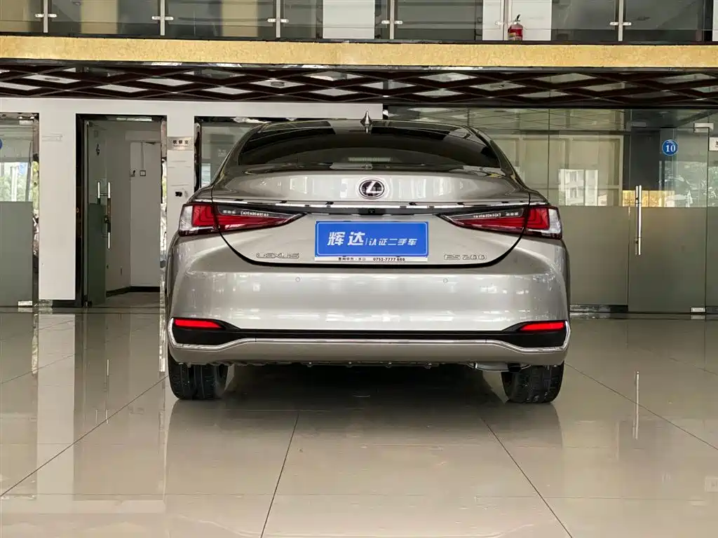 Lexus ES 2020 200 Excellence фото 6