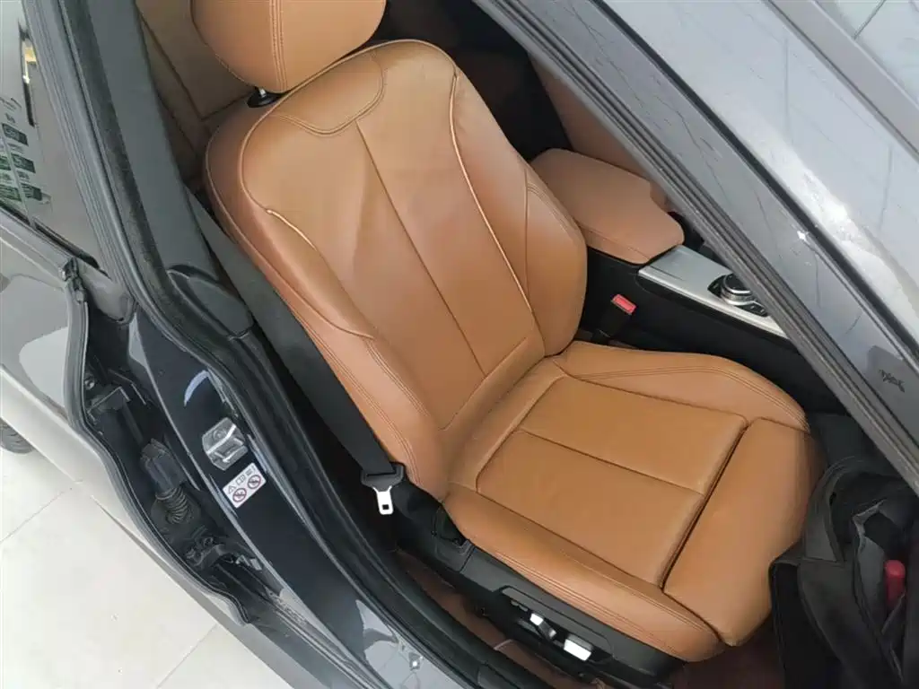 BMW 3 Series GT 2019 320i M Sport Model фото 25