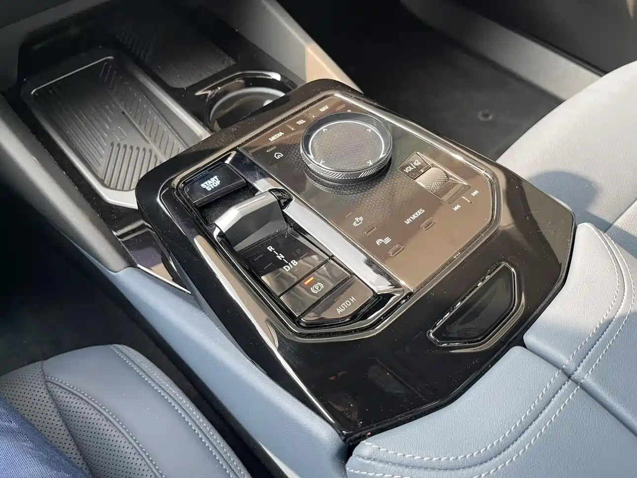 BMW i5 2024 eDrive 35L Premium Model M Sport Package фото 6