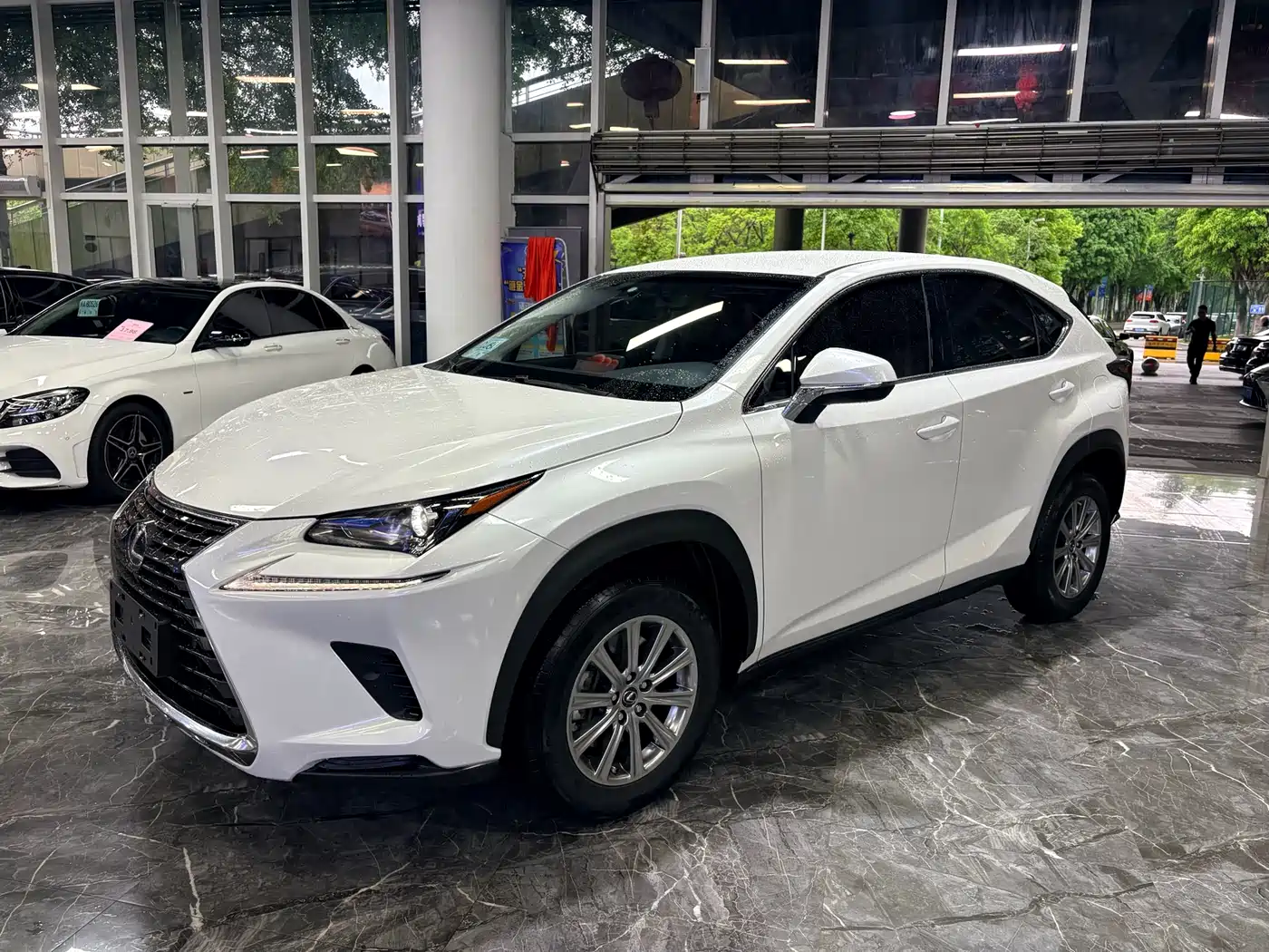 Lexus NX 2017 300 FWD Sharp Edition