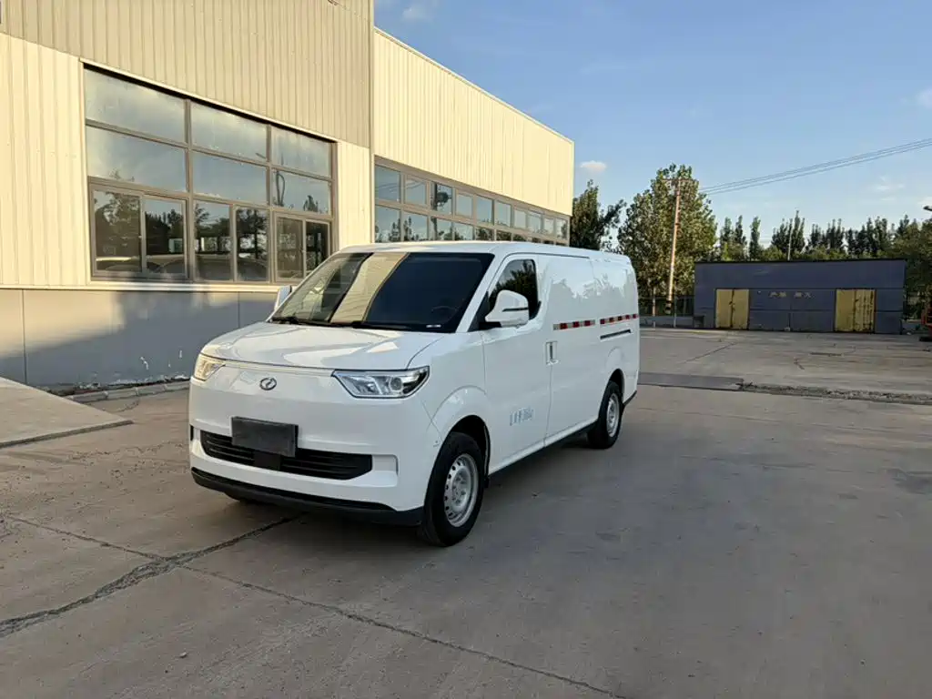 2024 Ruichi New Energy EC75