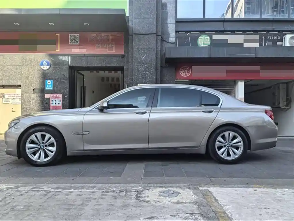 BMW 7 Series 2011 730Li Elegance фото 8