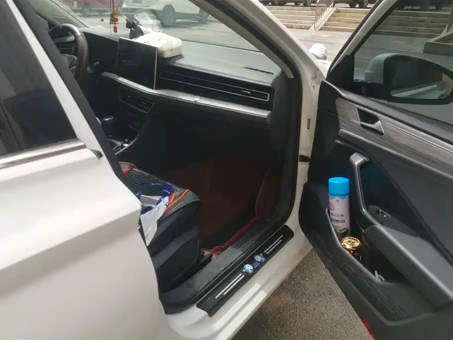 Volkswagen Sagitar 2023 Model Year 280TSI DSG Surpass Edition фото 8