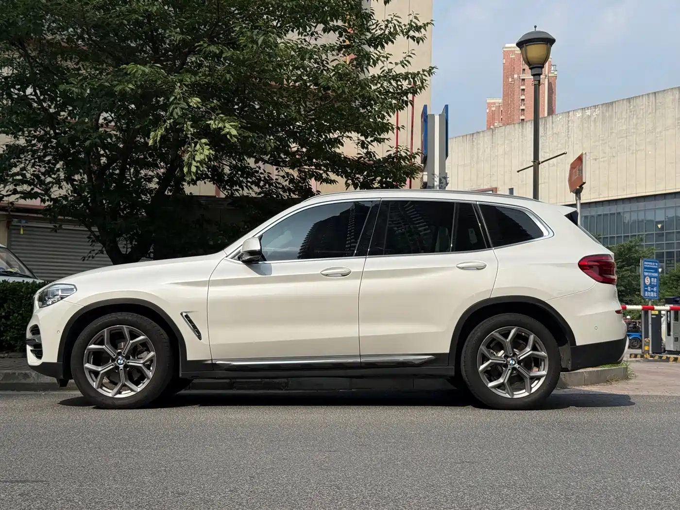 BMW X3 2021 xDrive28i Luxury Package фото 15