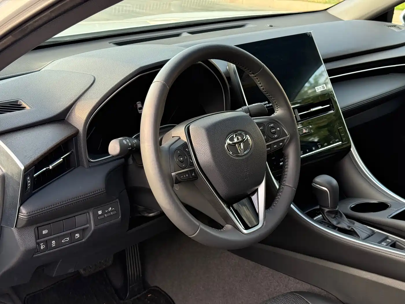 Toyota Avalon 2023 2.0L Luxury Edition фото 5