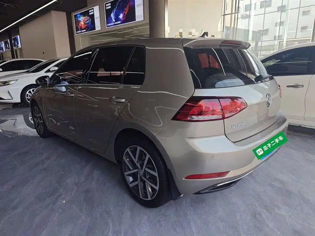Volkswagen Golf 2020 200TSI DSG Comfort Progressive Edition фото 5