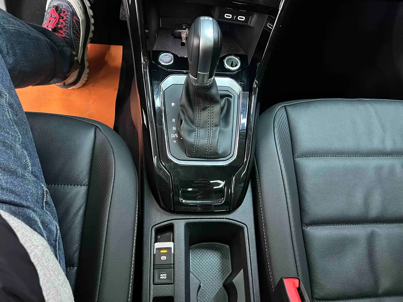 VOLKSWAGEN T-ROC EXPLORING SONGS