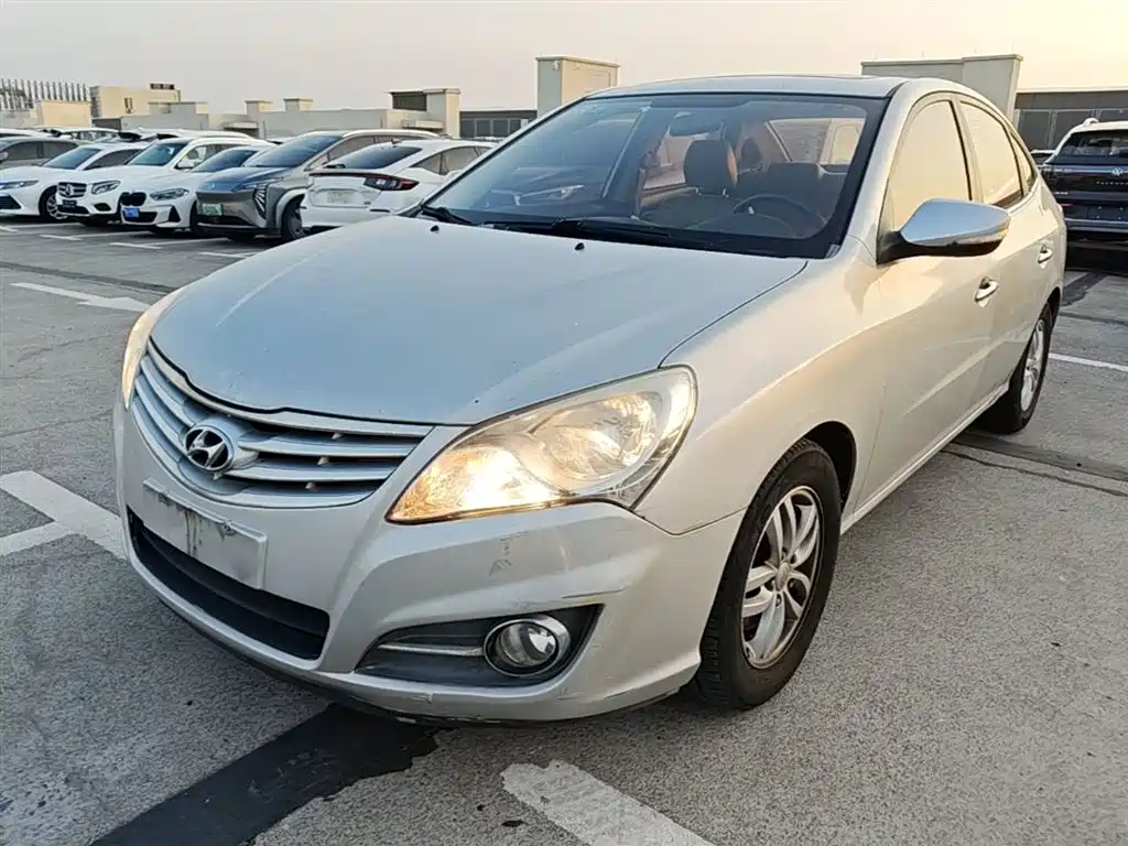 Hyundai Elantra 2011 1.6L Automatic Luxury фото 2