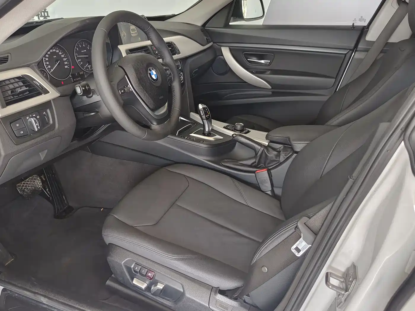 BMW 3 Series GT 2016 320i Fashion Style фото 6