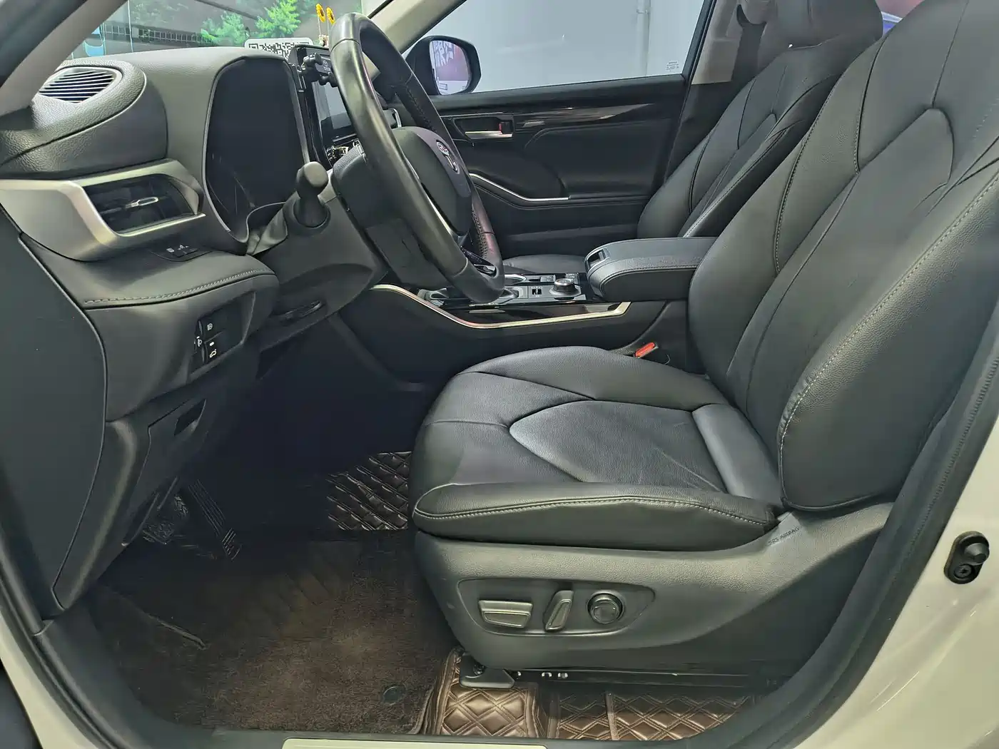 Toyota Highlander 2022 380T 4WD Luxury 7-Seater фото 16