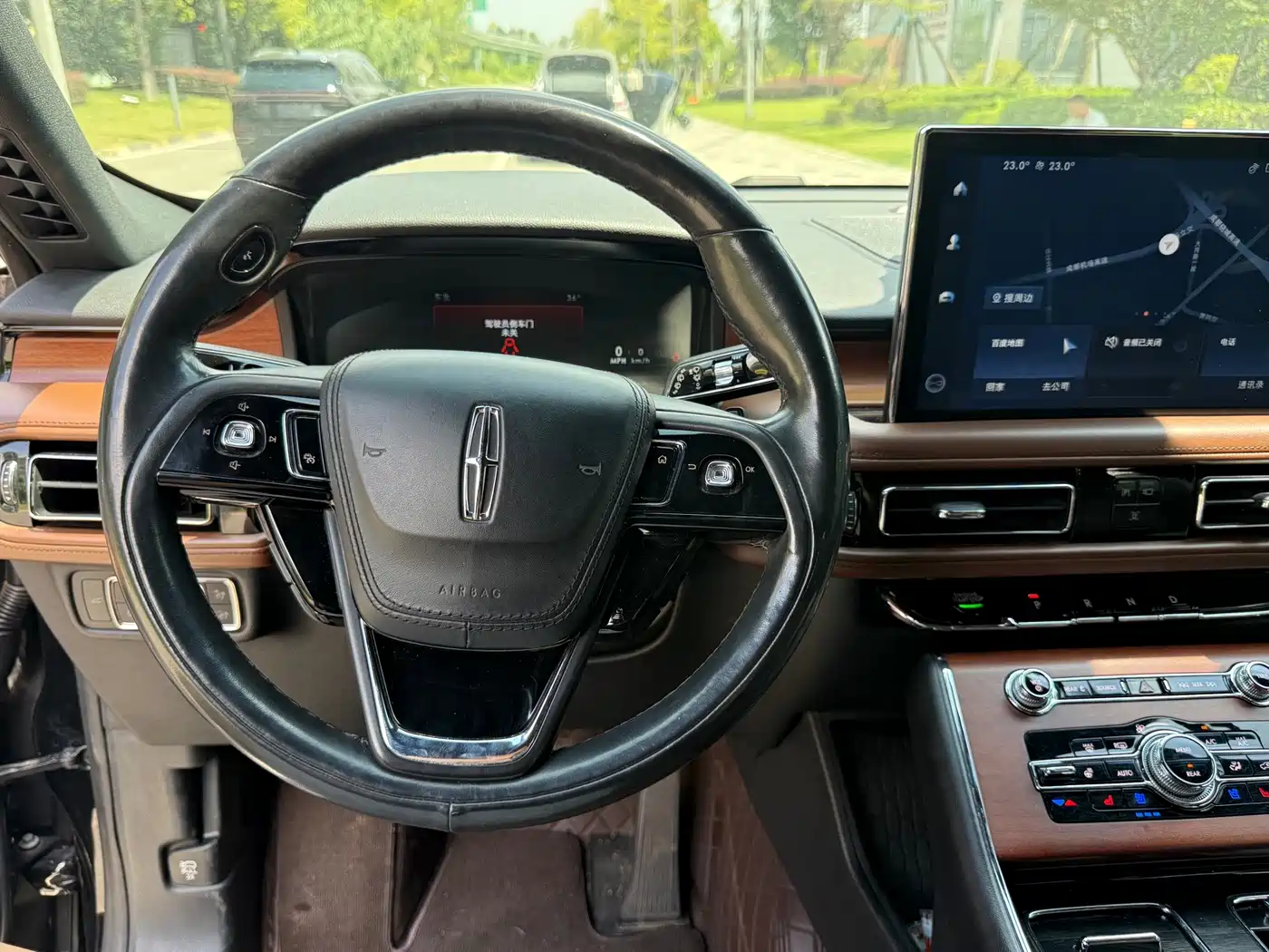 Фото 5 - Lincoln Aviator