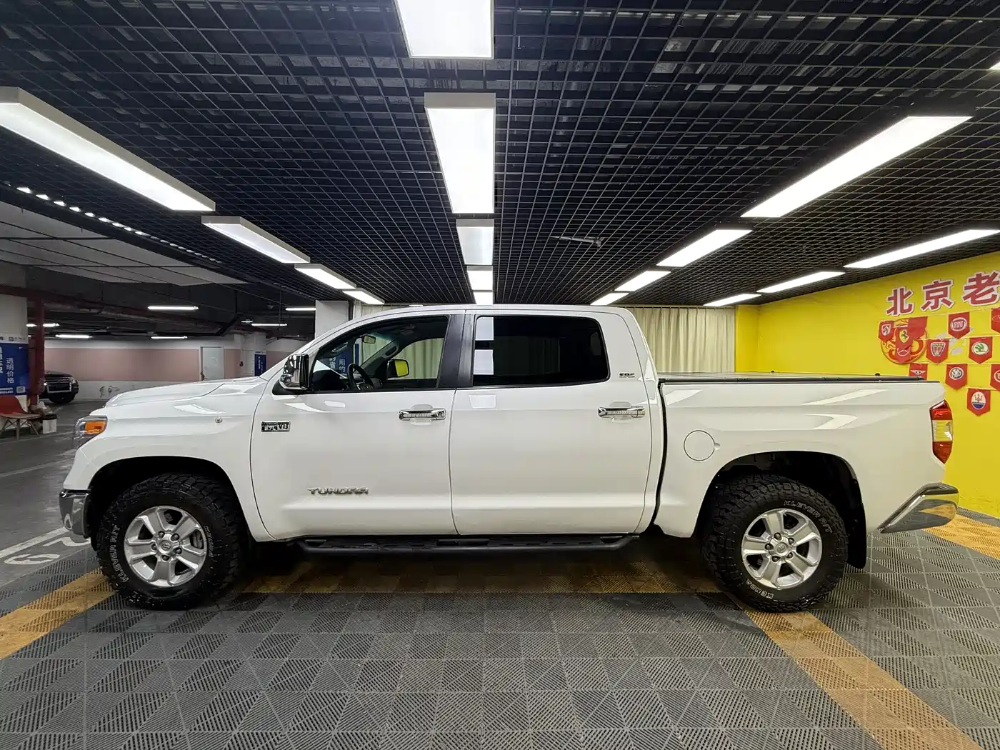 Toyota Tundra 2014 5.7L TRD Pro фото 13