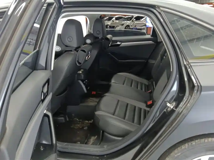 Volkswagen Sagitar 2022 280TSI DSG Soaring Edition фото 11