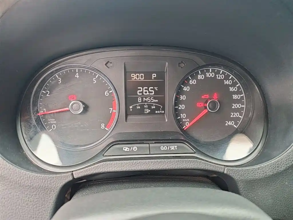 Volkswagen Polo 2016 1.4L Automatic Trend фото 8