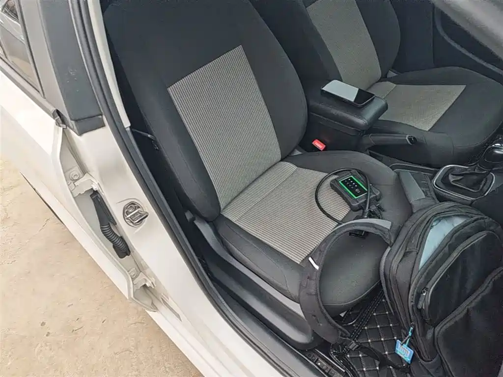 Volkswagen Polo 2016 1.4L Automatic Trend фото 20