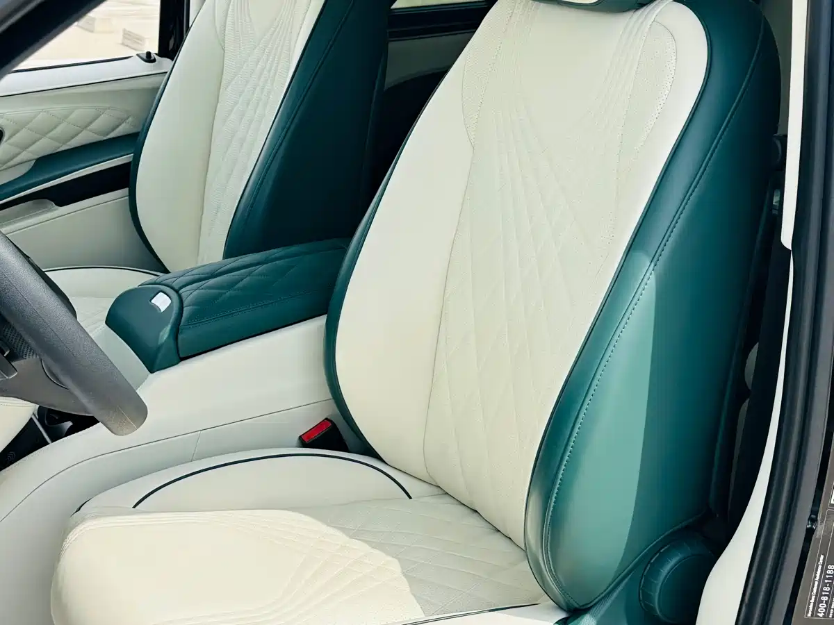 Mercedes-Benz Vito 2023 2.0T Elite 7-Seater фото 16