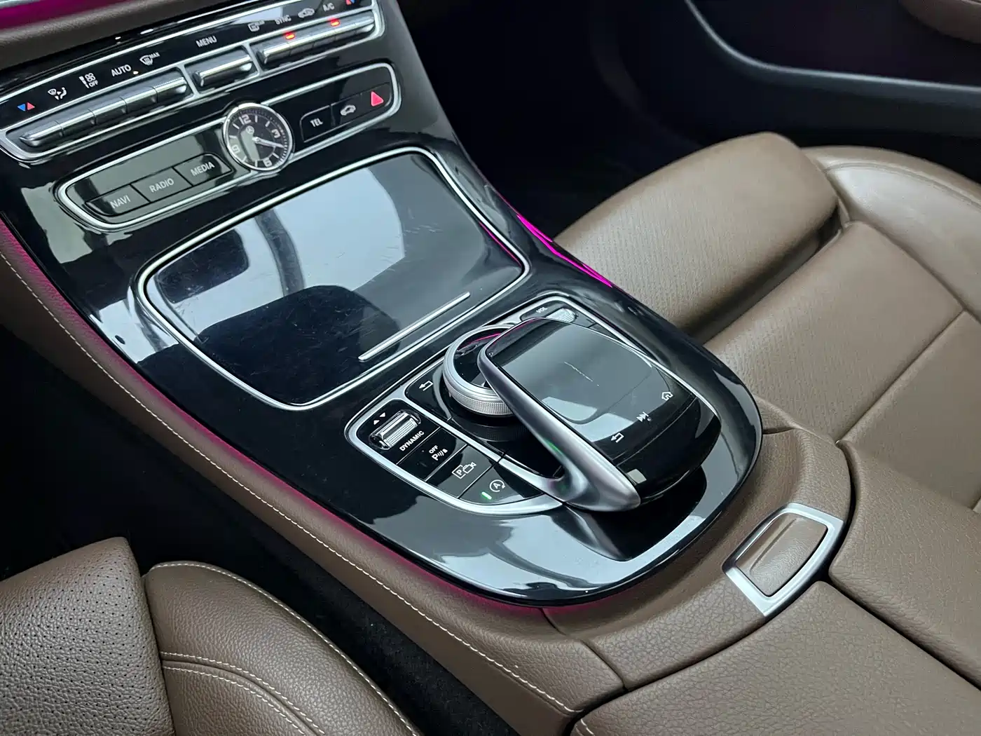 Mercedes-Benz E-Class 2016 E 200 L Sport Type фото 10
