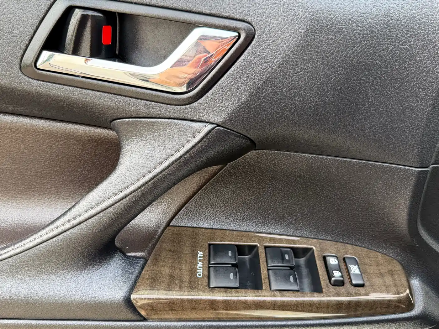 Toyota Reiz 2013 2.5V Elite Edition фото 18