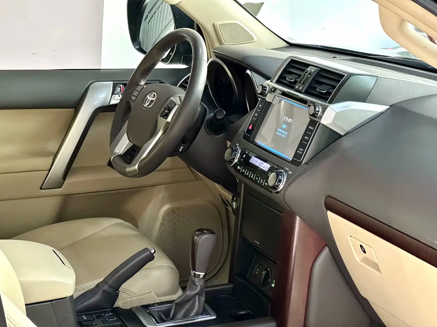Toyota Prado 2014 4.0L Automatic TX-L фото 14