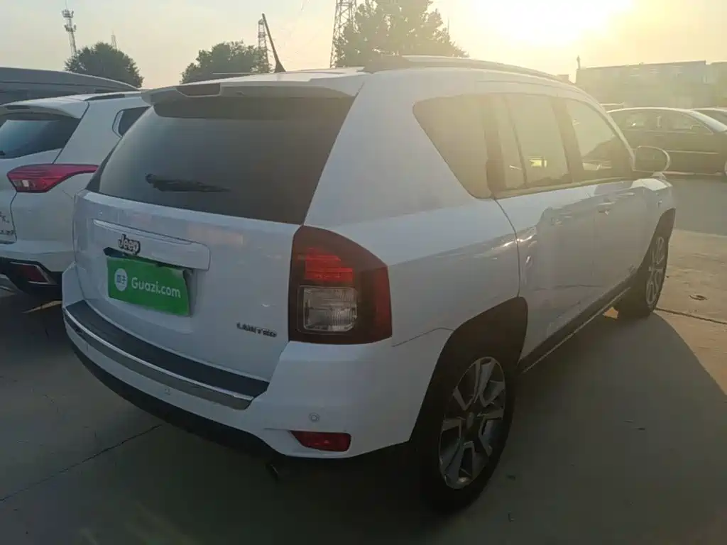 Фото 7 - Jeep Compass (Import)