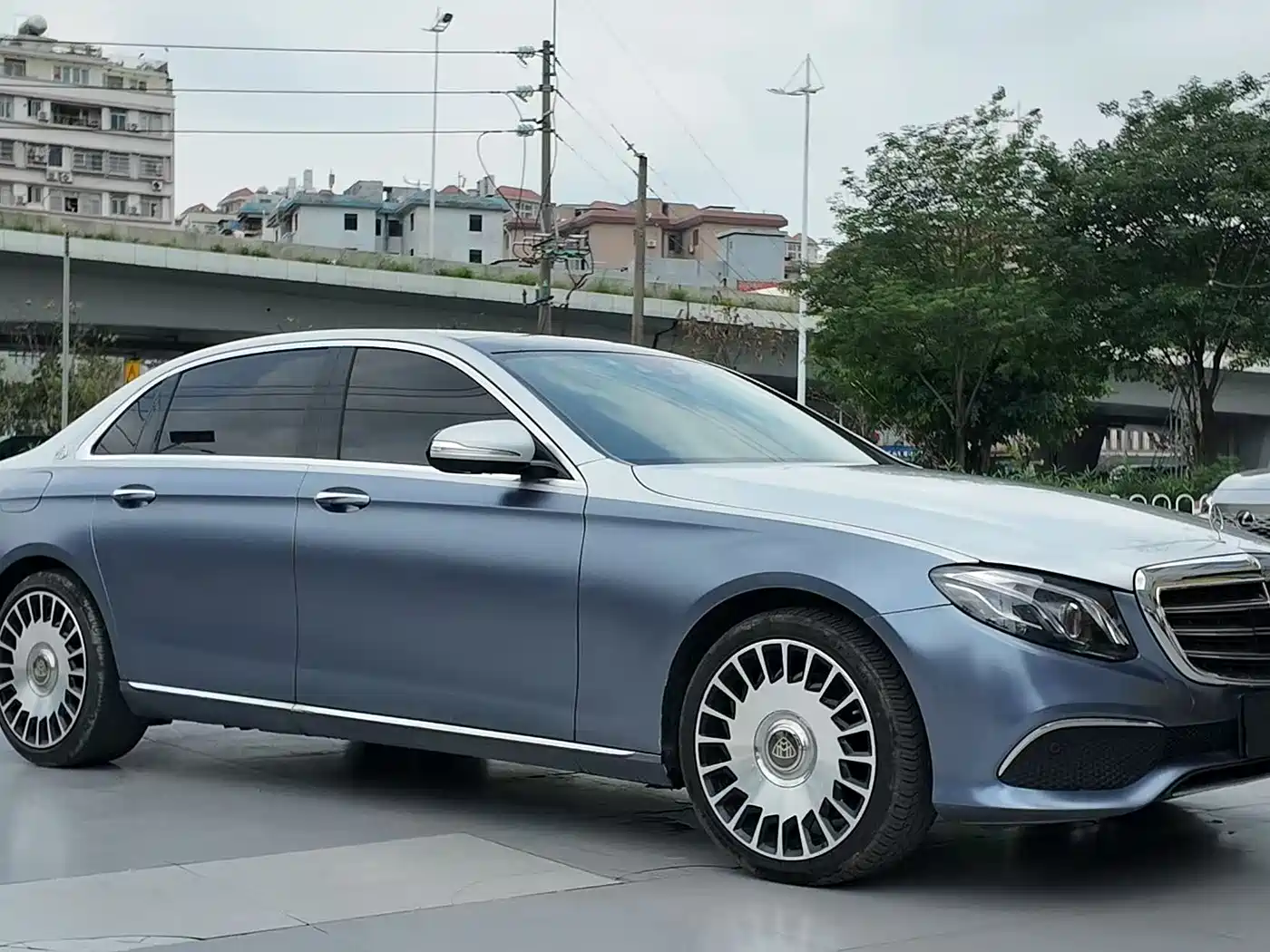 Mercedes-Benz E-Class 2017 Model E 320 L 4MATIC фото 2