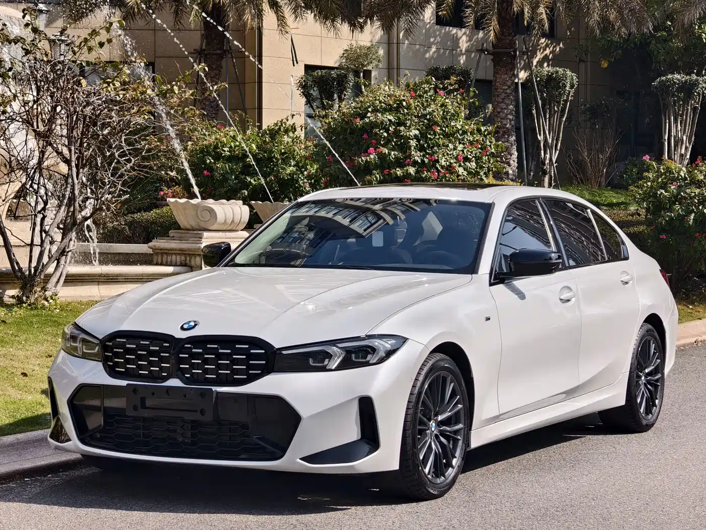 BMW 3 Series 2024 325Li M Sport Shadowline Package
