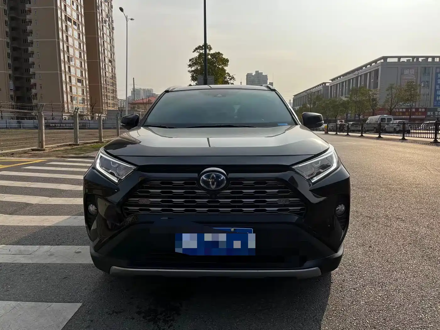 Toyota RAV4 Rongfang 2021 Hybrid 2.5L E-CVT AWD Elite PLUS Edition фото 2