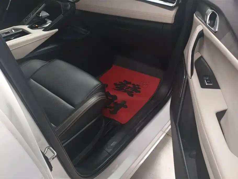 Lynk & Co 06 EM-P 2022 PHEV 84KM Range Pro фото 8