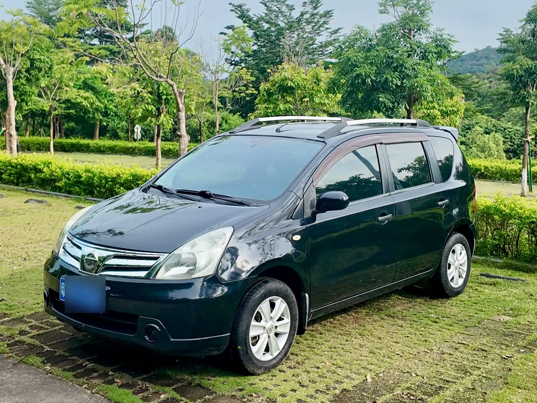 صورة 1 - Nissan Livina