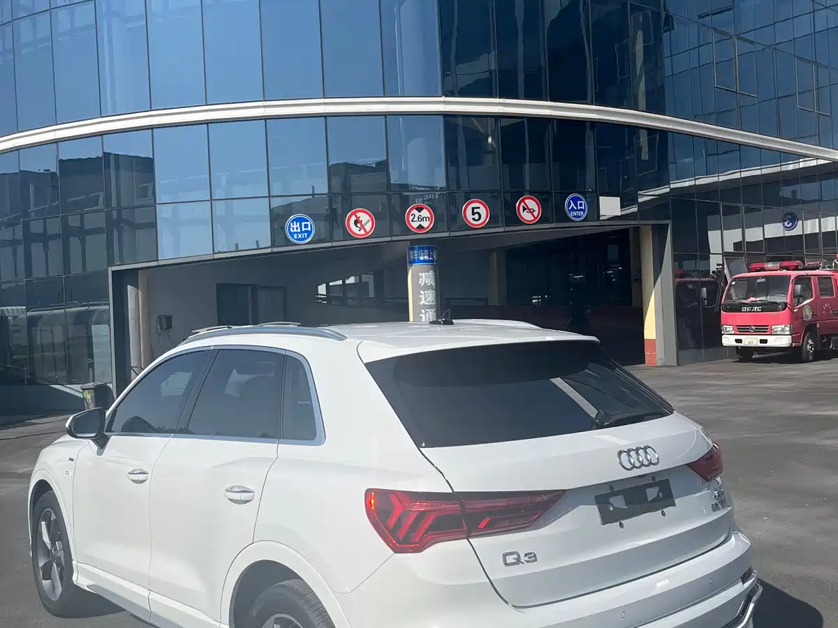 Audi Q3 2024 35 TFSI Fashion Sport фото 6