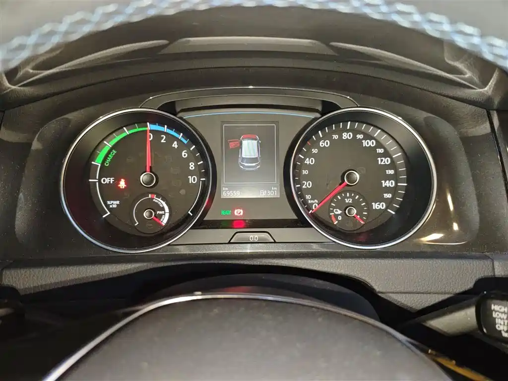 VOLKSWAGEN GOLF*PURE ELECTRICITY