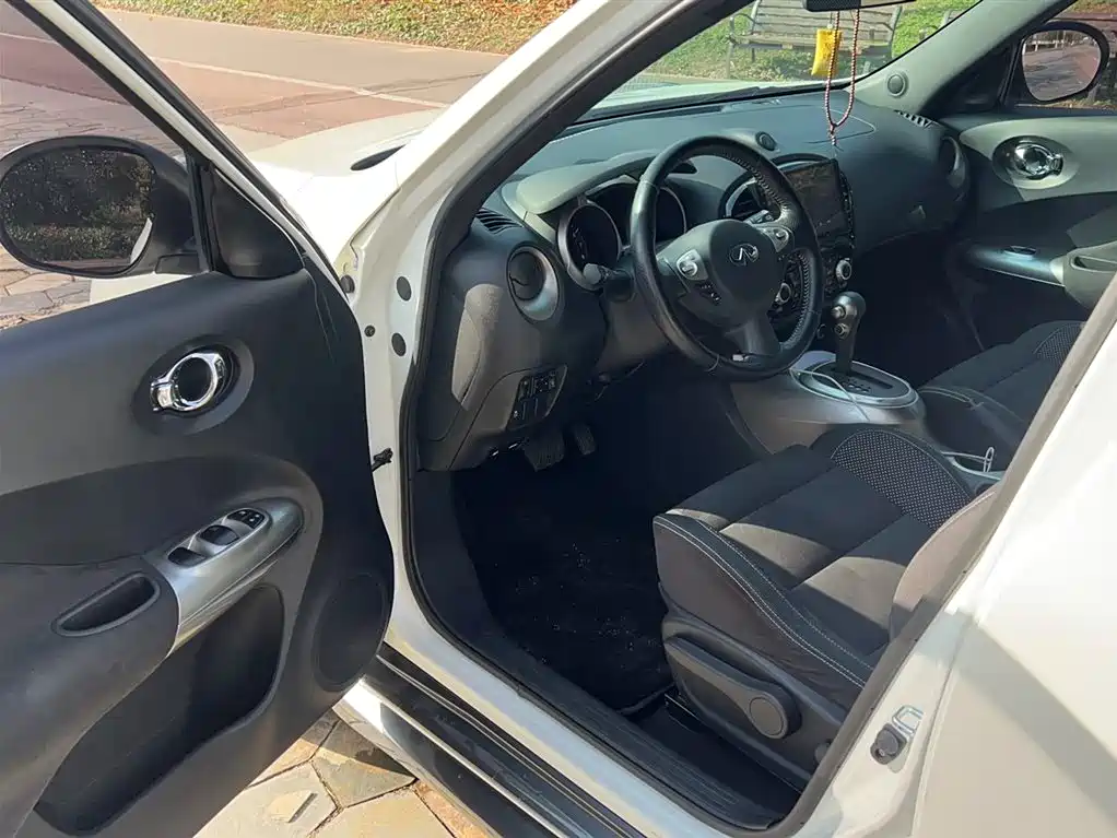 INFINITI ESQ