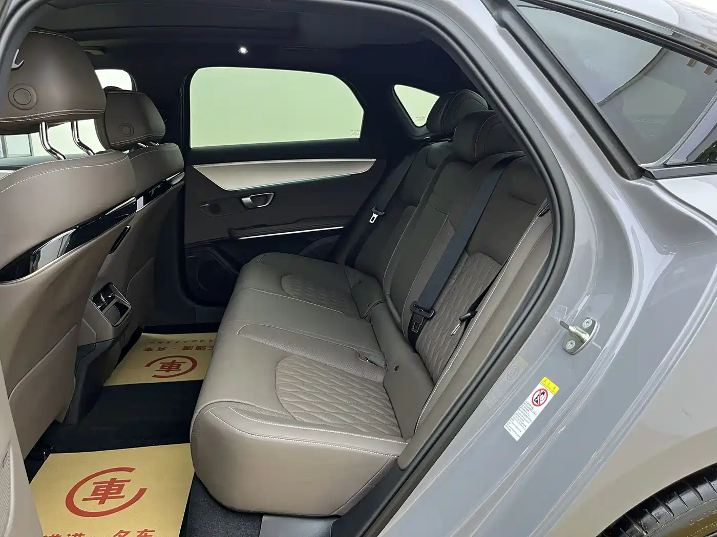 BYD Han 2025 DM-i Smart Driving Edition 125KM Honor фото 4
