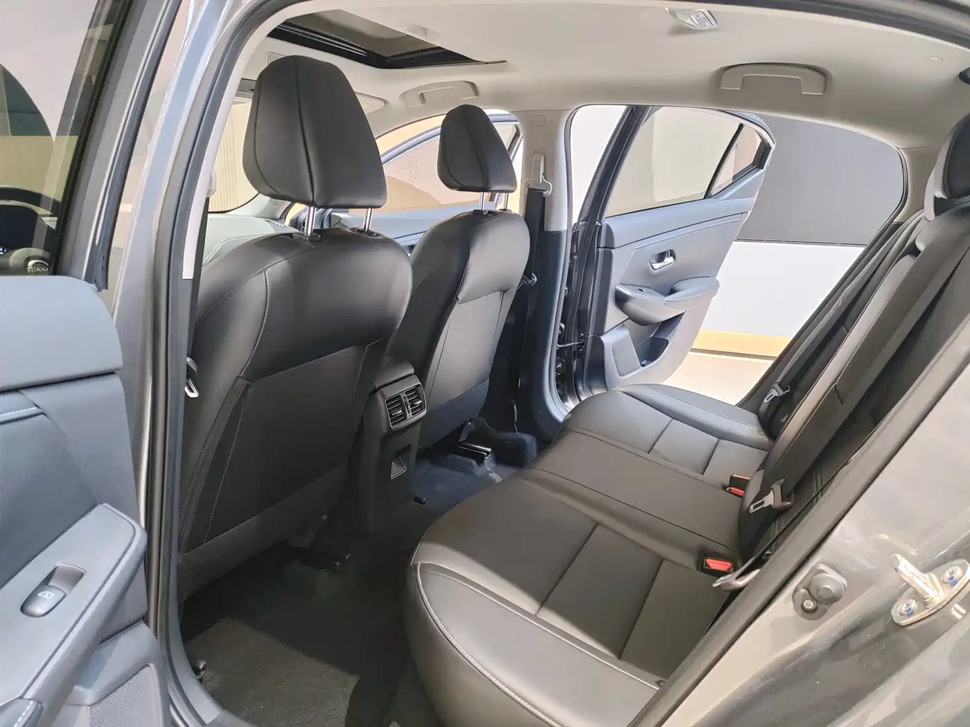 Nissan SYLPHY, миниатюра 11