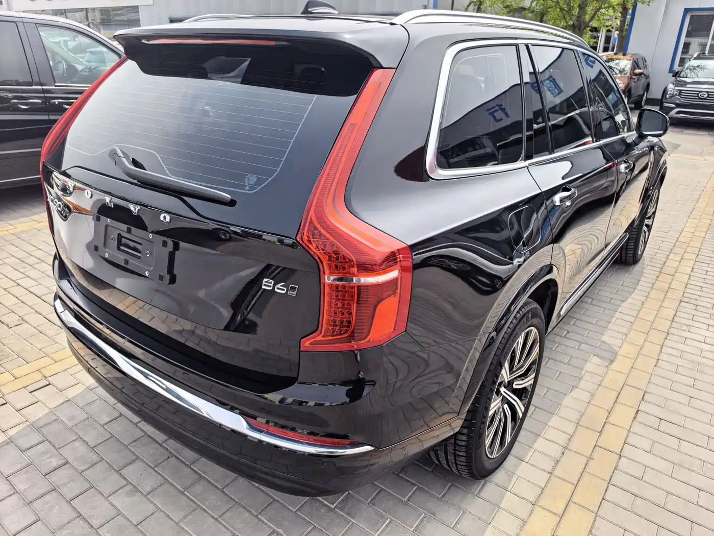 VOLVO XC90