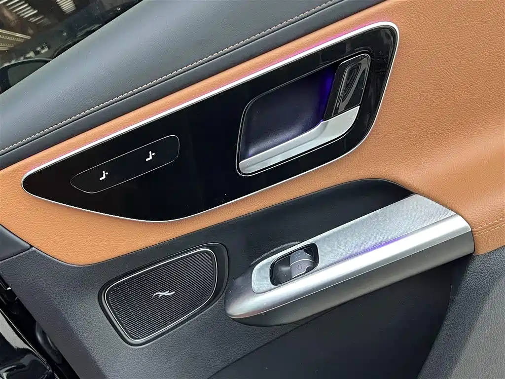 Mercedes-Benz GLC 2023 GLC 260 L 4MATIC Dynamic 7-Seater фото 17