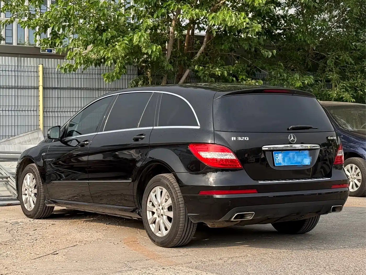 Mercedes-Benz R-Class 2017 R 320 4MATIC Business Collector's Edition фото 6