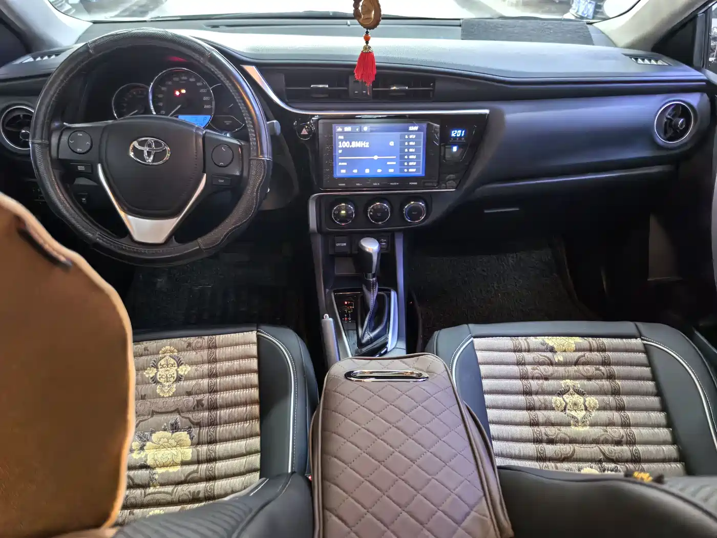 Toyota Levin 2017 Facelift 185T CVT Elite (China V) фото 8