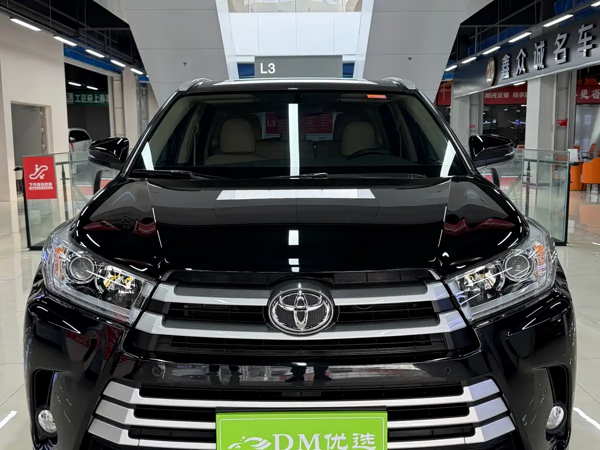 TOYOTA HIGHLANDER