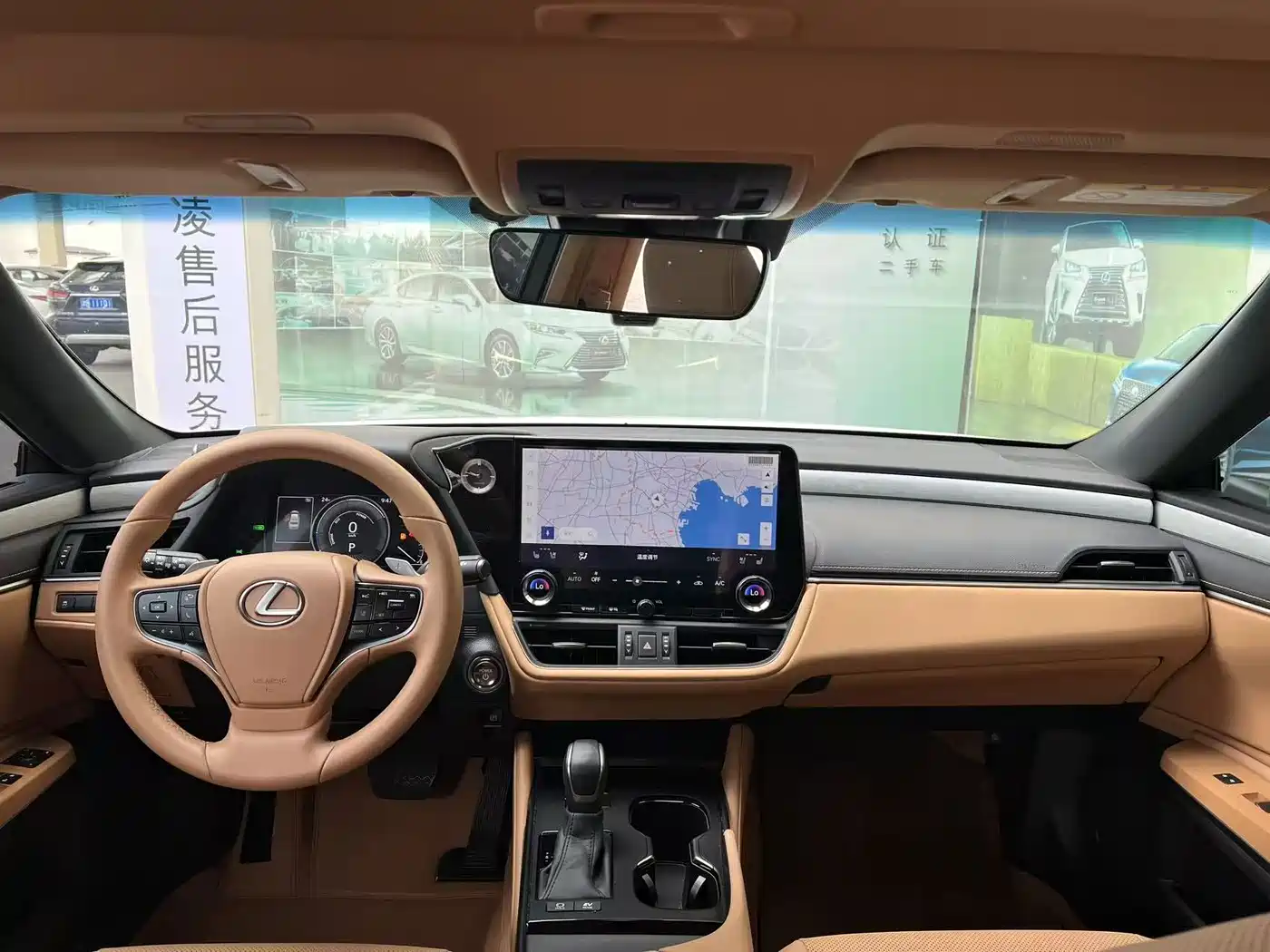 Фото 8 - Lexus ES