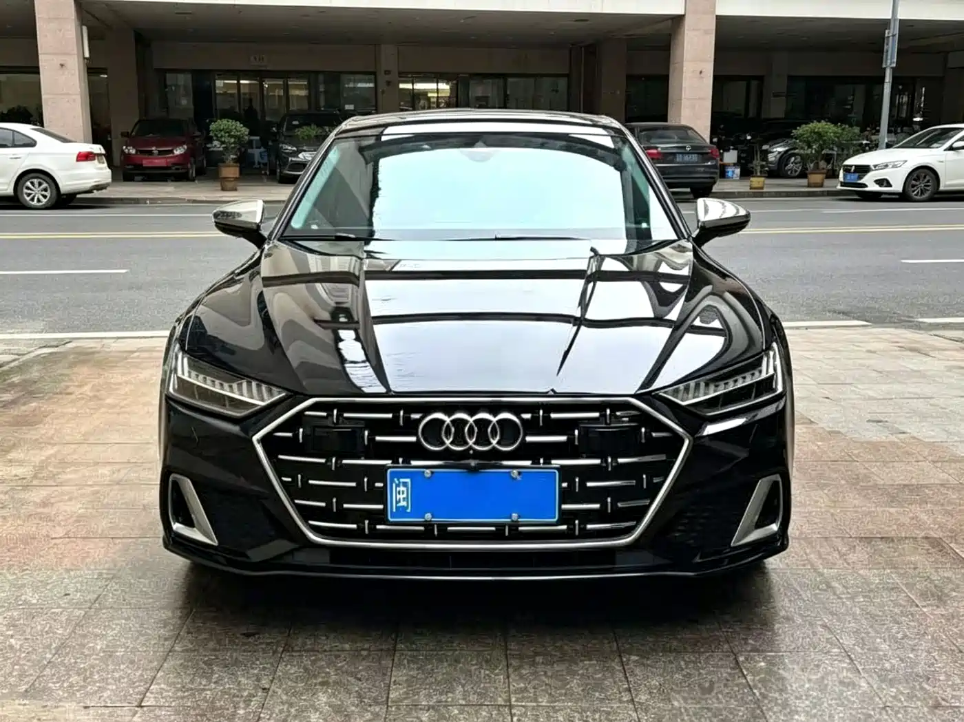 Audi A7L 2024 45TFSI S-line Dream Edition Crystal Package фото 2